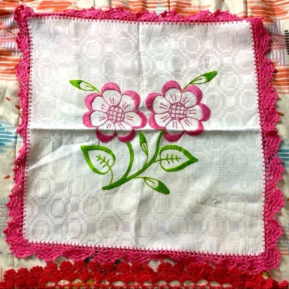 Embroidery Red Roses Table Cloths - Picture 3 of 4